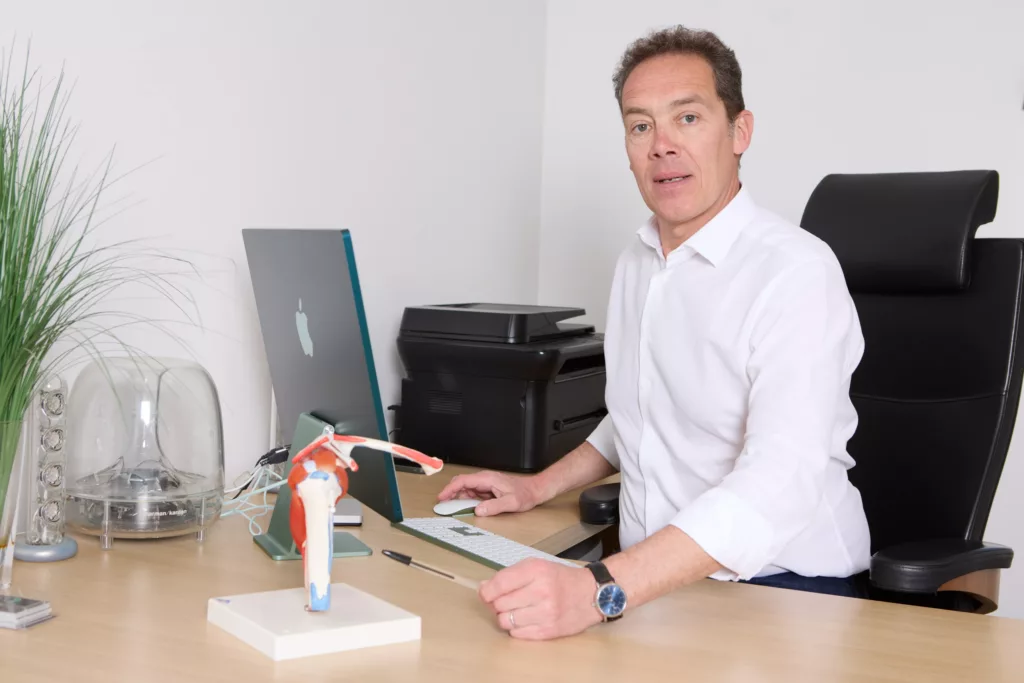 Spécialiste épaule coude main - Dr Samuel Poulain - Chirurgien Orthopédiste à Dieppe & Rouen